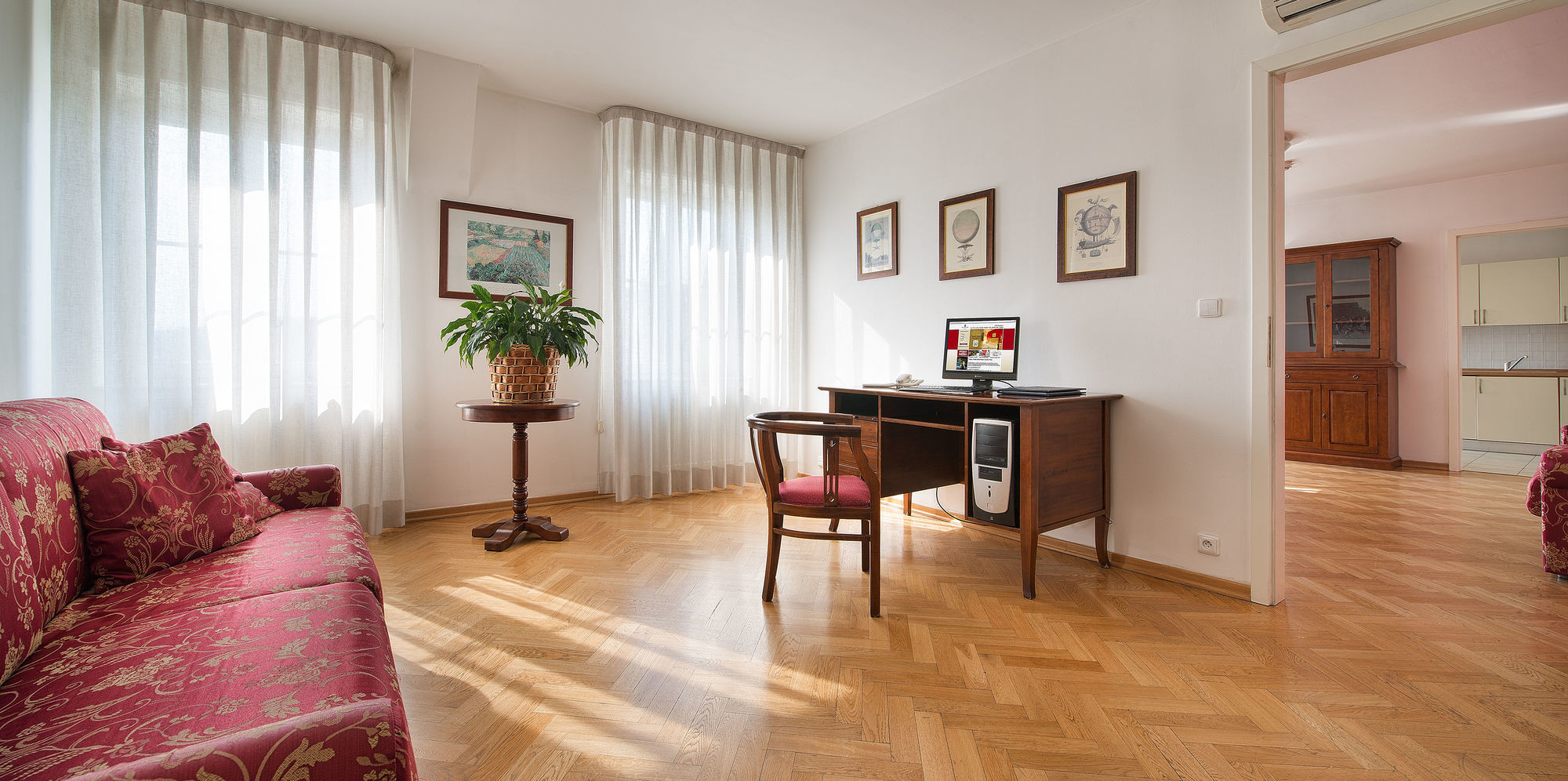 Hotel Suite Home Praha Aparthotel 4*